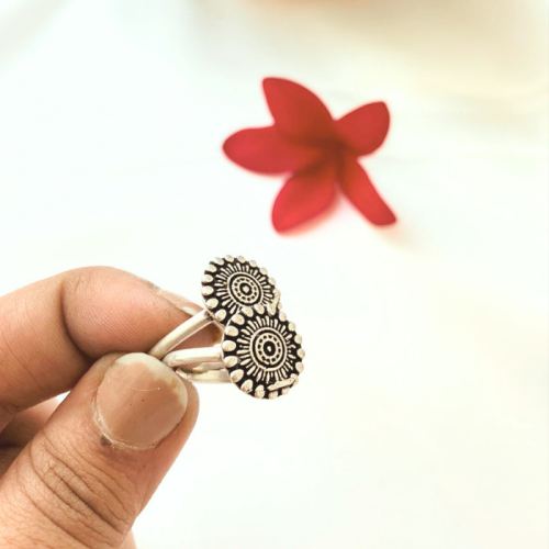 Prettyfeet Small Flower Toe Ring